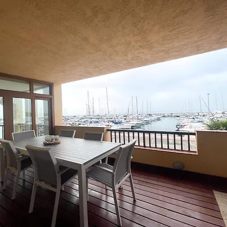 Luxury First Line Appartement